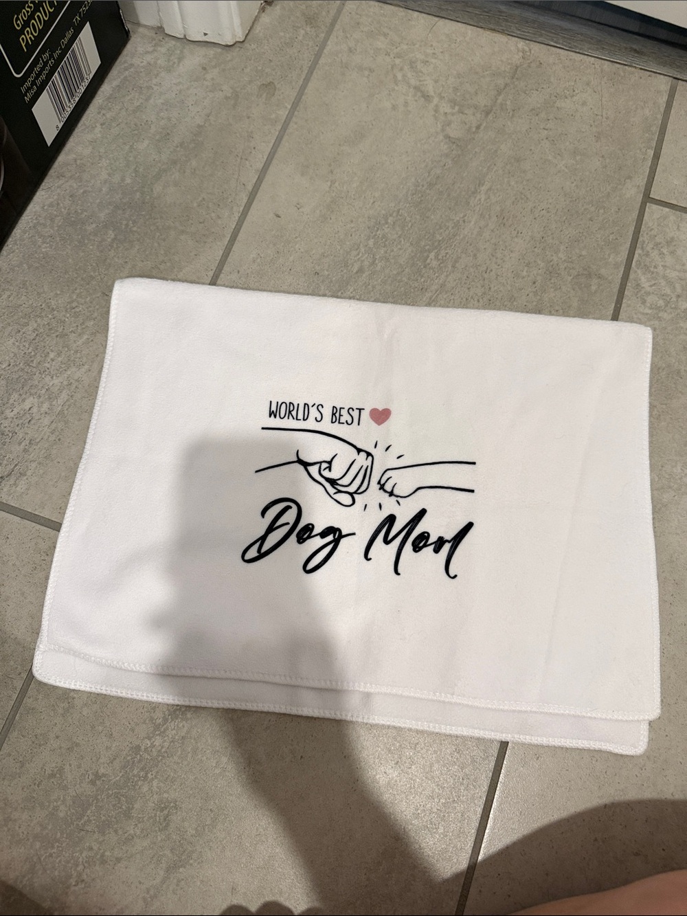 World's Best Dog Mom White Decorative towel